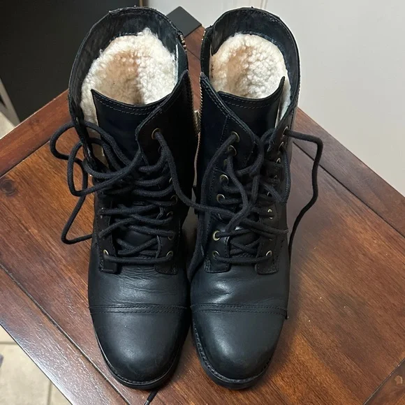 UGG Women's Black Lace-Up Ankle Boots - Picture 10 of 10